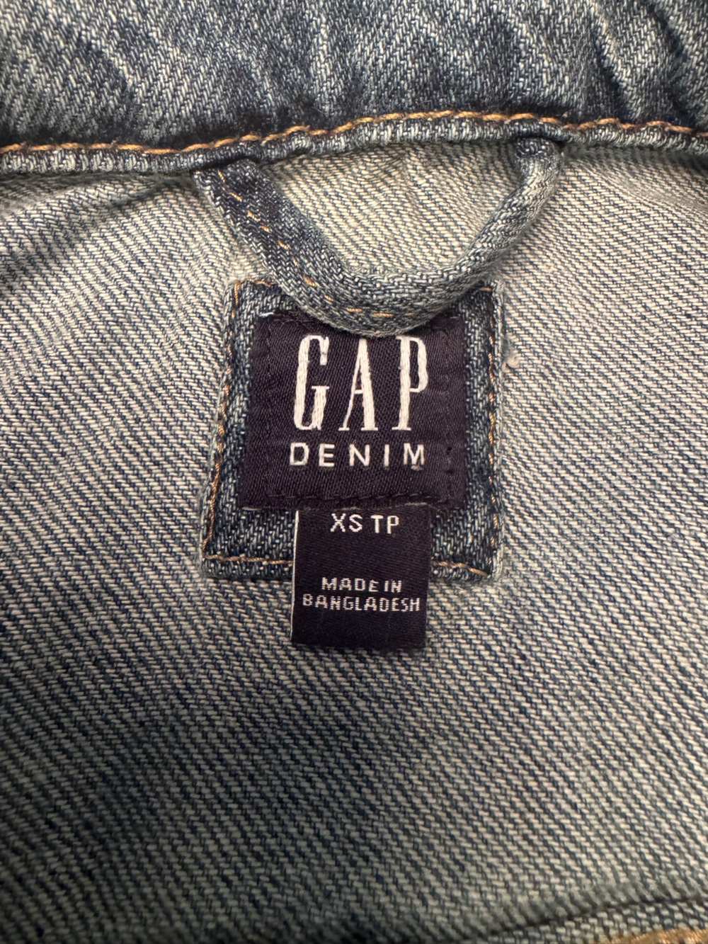 GAP Light Blue Denim Jacket with Contrast Stitching - Picture 3 of 4